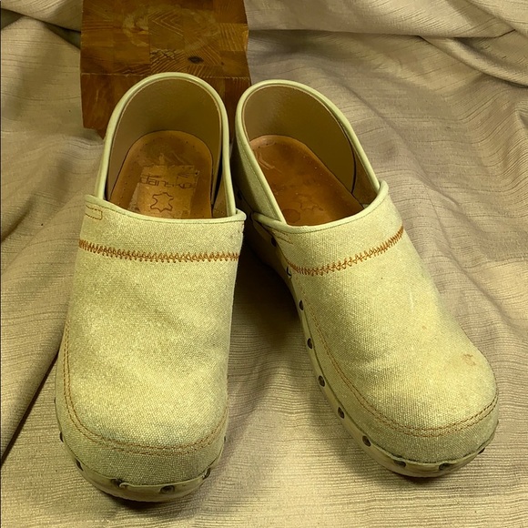 Dansko preloved canvas clogs w/leather inside - Picture 1 of 16